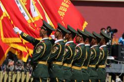 开云体育-黑暗中的闪光，里昂绝杀拜仁，与一个时代被奥利维耶定义的三分钟