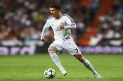 开云体育入口-引擎、探戈与终场超车，当F1战术驶入绿茵圣殿