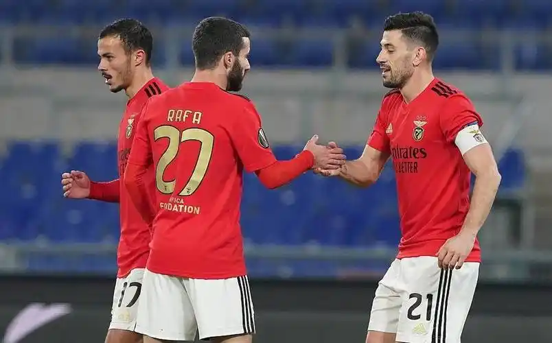 巴萨轻取波兰，格纳布里爆发神勇