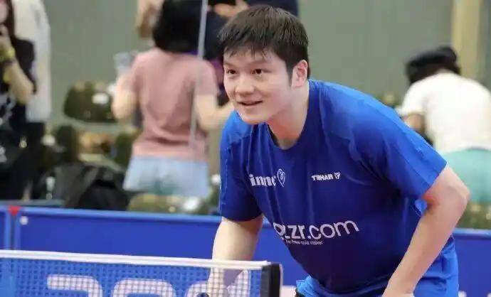 中国乒乓球队爆冷波兰乒乓球队，樊振东完成帽子戏法