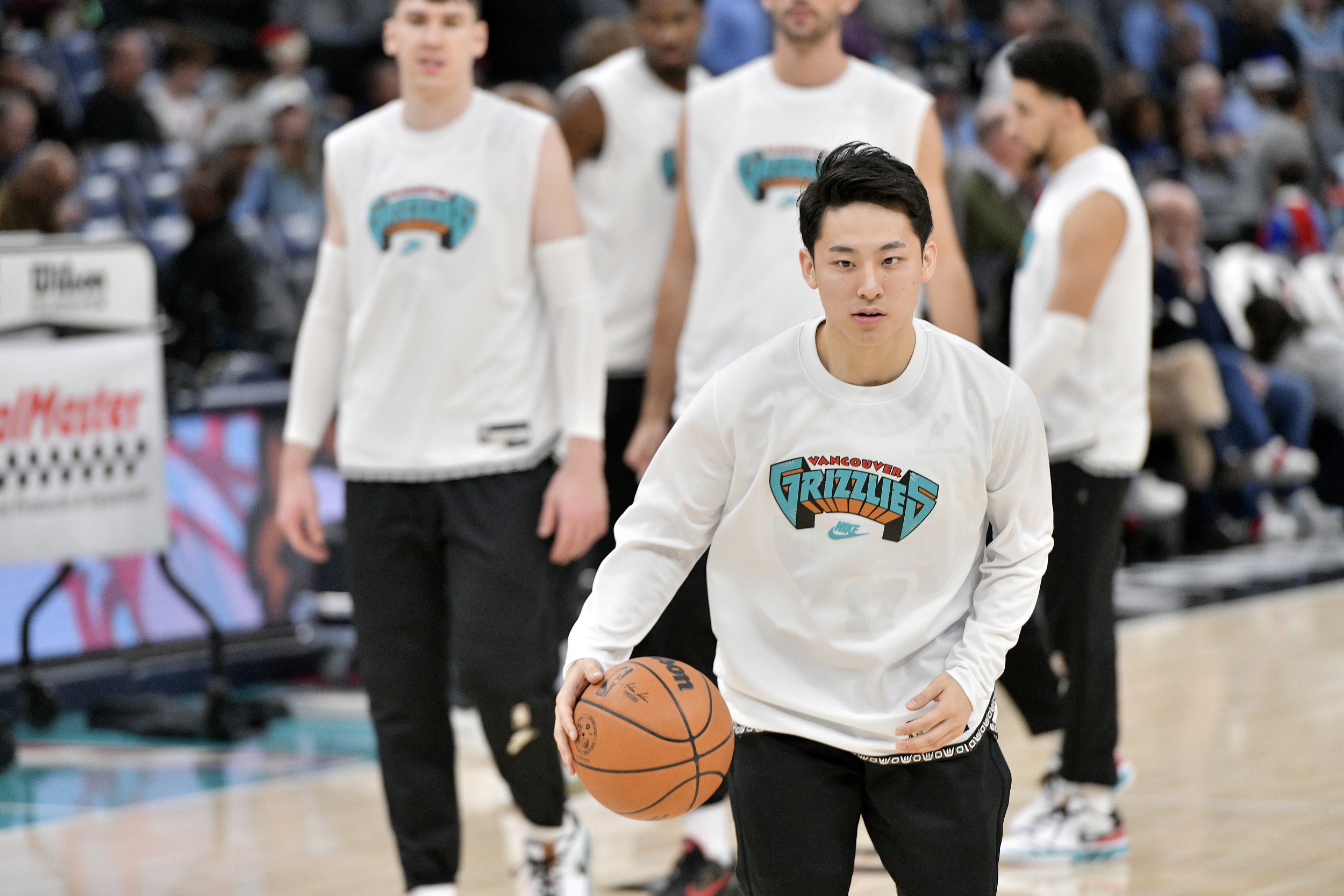 雄鹿横扫灰熊，哈登带队取胜