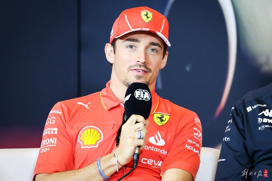 雷诺车队翻盘威廉姆斯，勒克莱尔统治全场