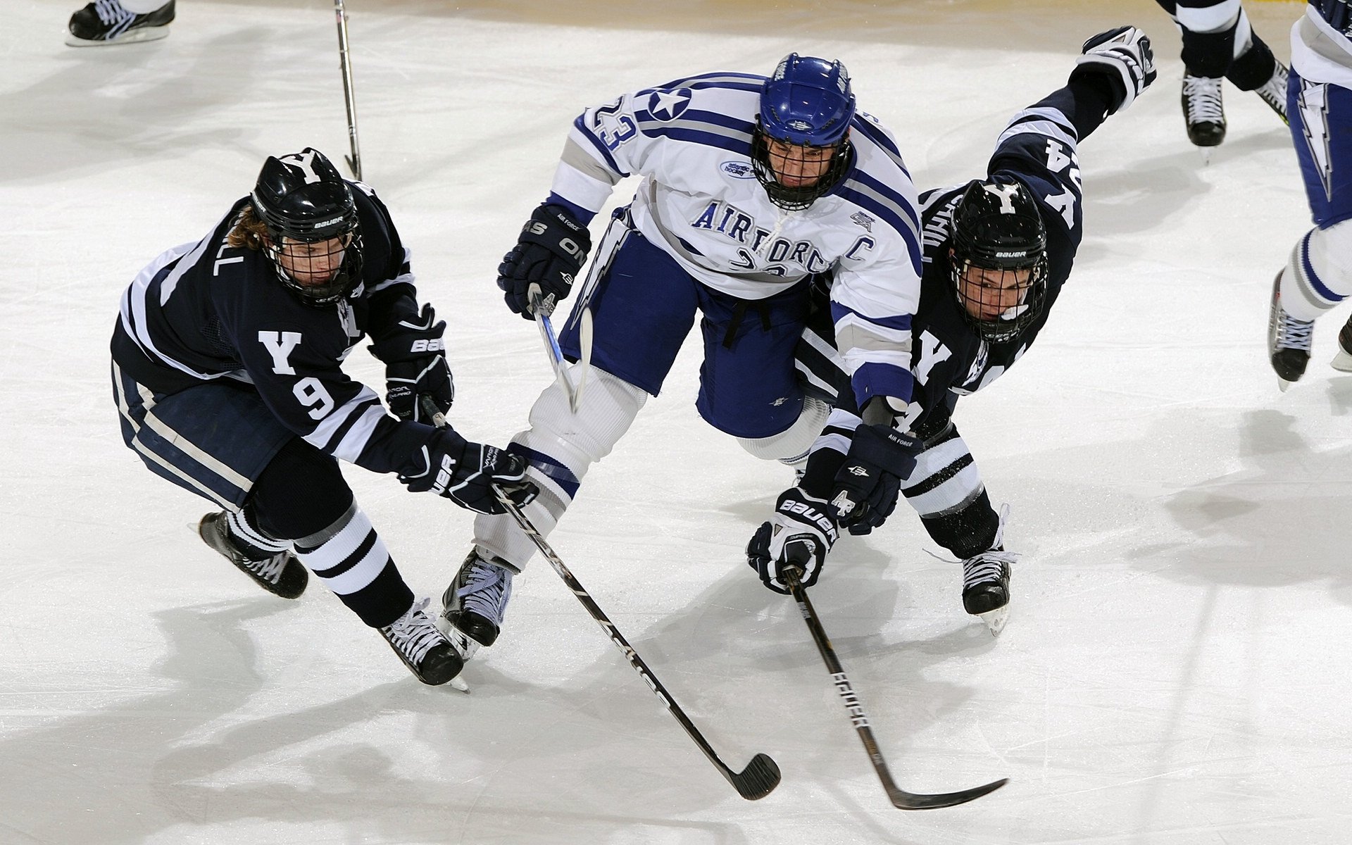 三次掀翻,两个维度,一种底色