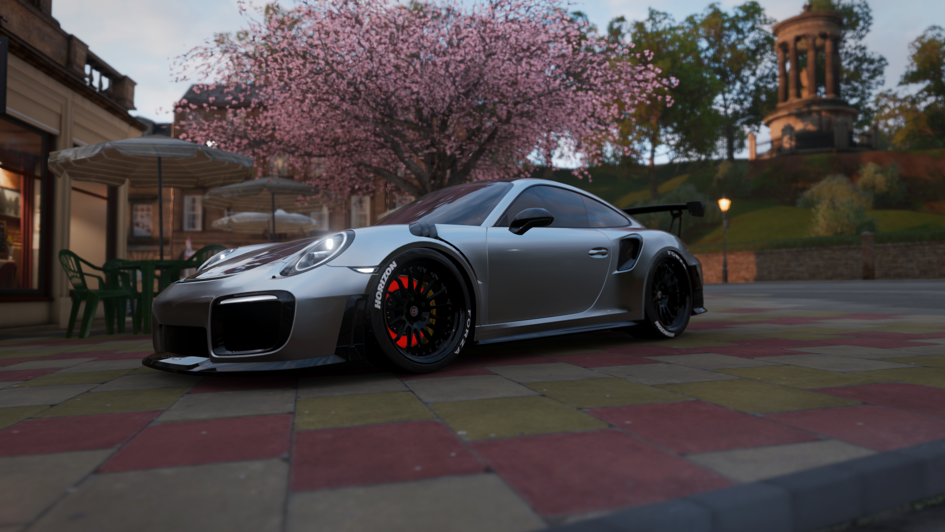 致命油量，人类史上第一次夜间F1，奥亚尔萨瓦尔如何用黑暗与暴雨证明唯一？